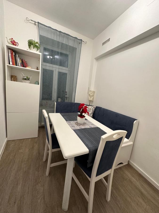 Ferienwohnung Cosy & Quiet In 17Th District Wien Exterior foto